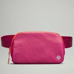 NWT lululemon everywhere belt bag